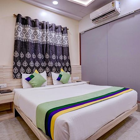 The Kiwwi Hotel Мумбай Екстериор снимка