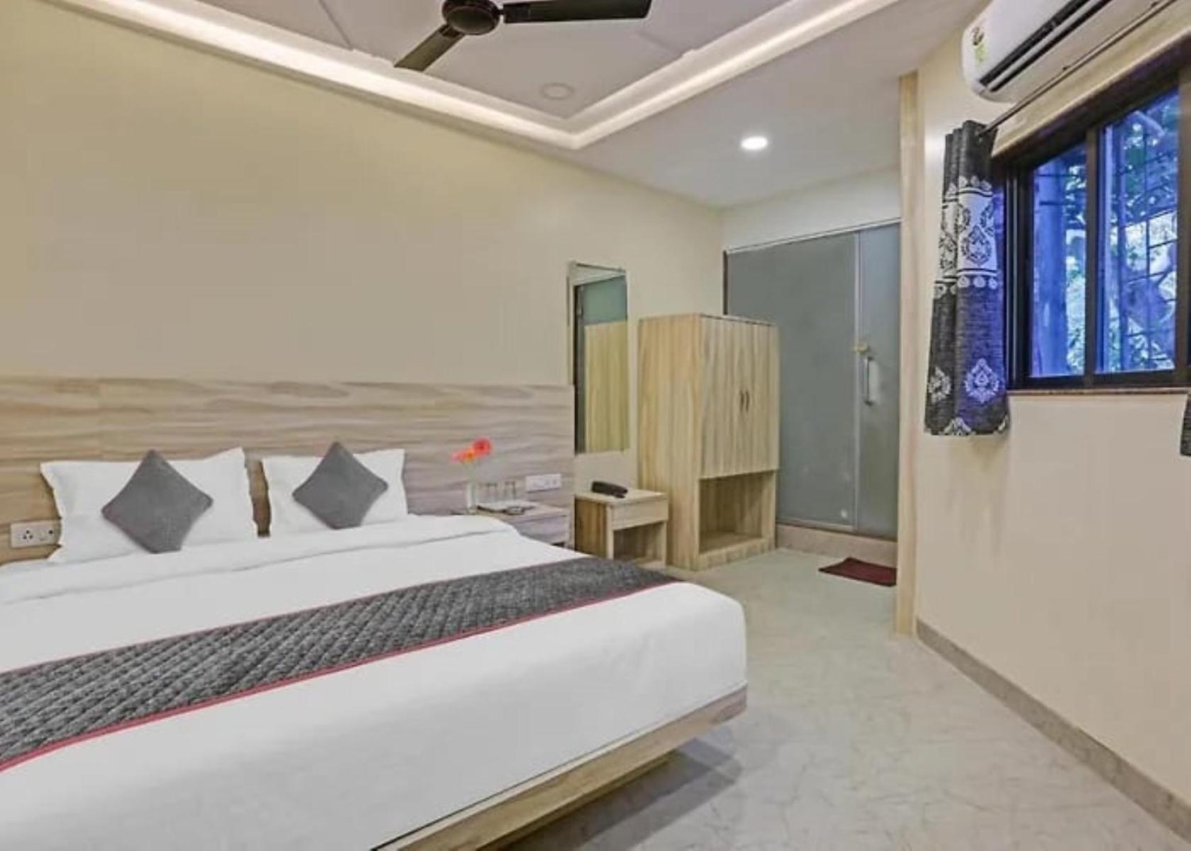 The Kiwwi Hotel Мумбай Екстериор снимка