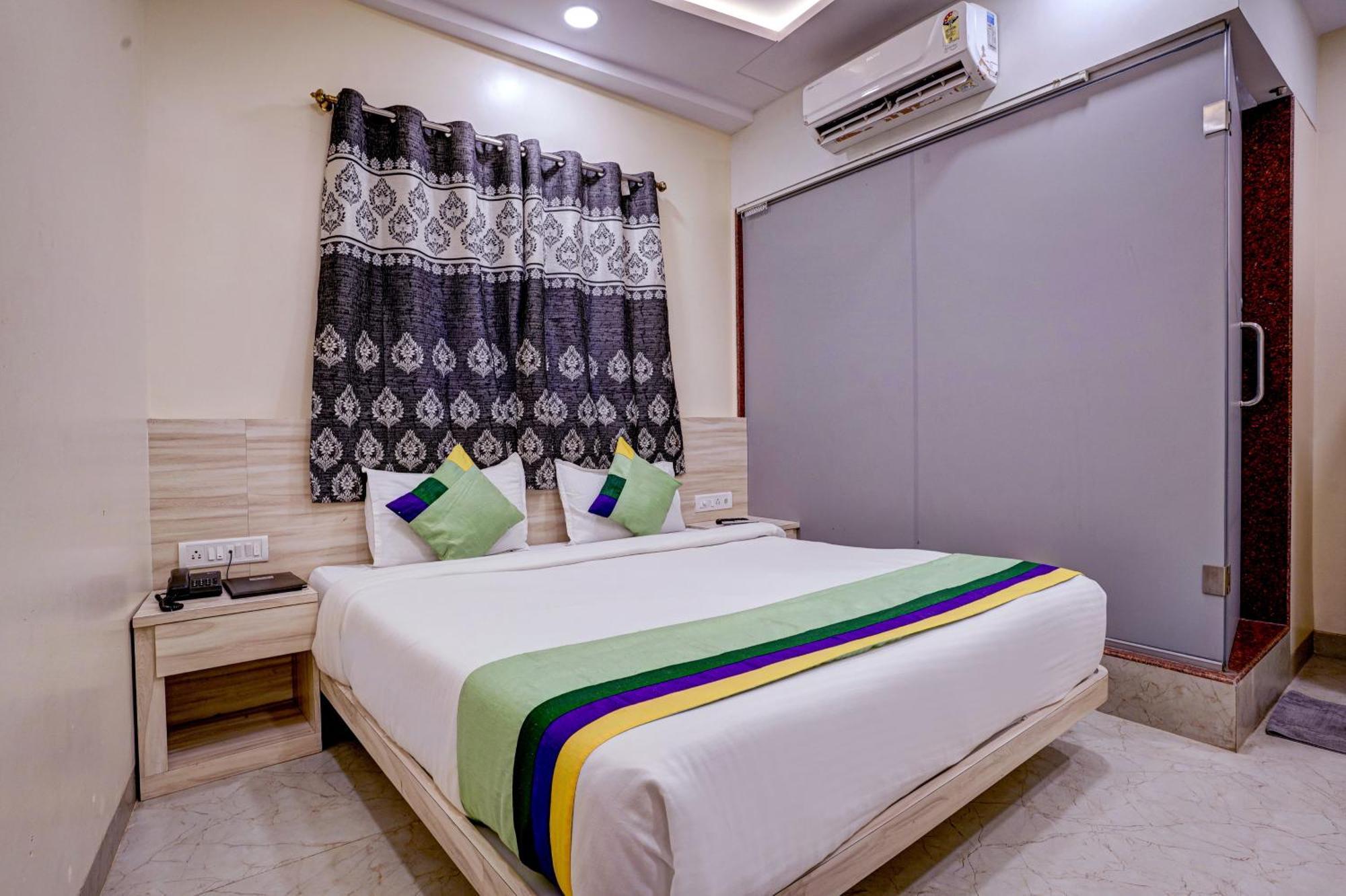 The Kiwwi Hotel Мумбай Екстериор снимка